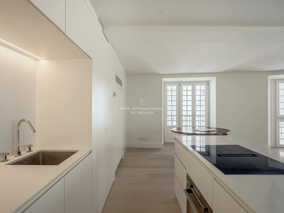 Apartamento T2 para Venda em Santo António Foto 32