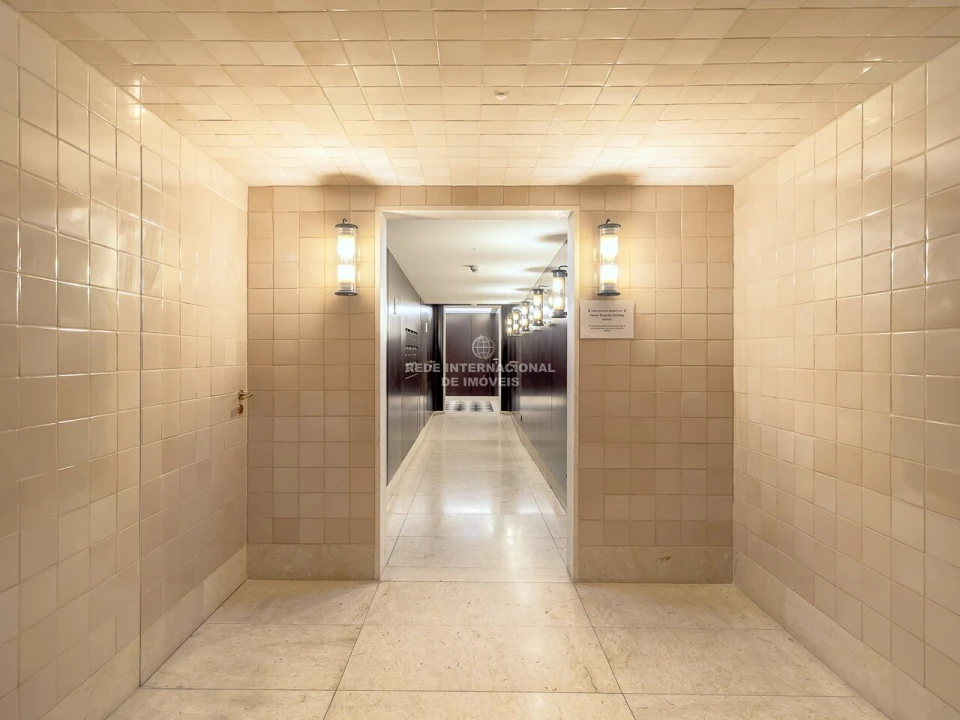 Apartamento T2 para Venda em Santo António Foto 25