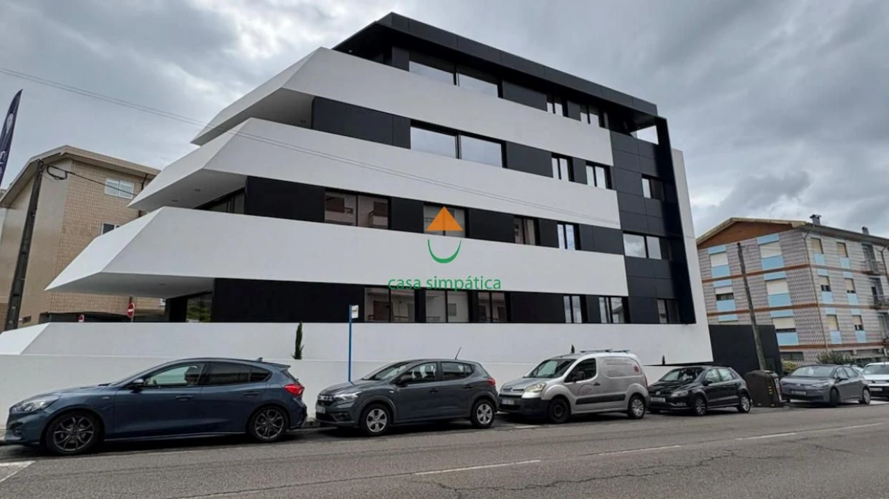 Apartamento T4 para Venda em Gondomar (São Cosme), Valbom e Jovim Foto 1