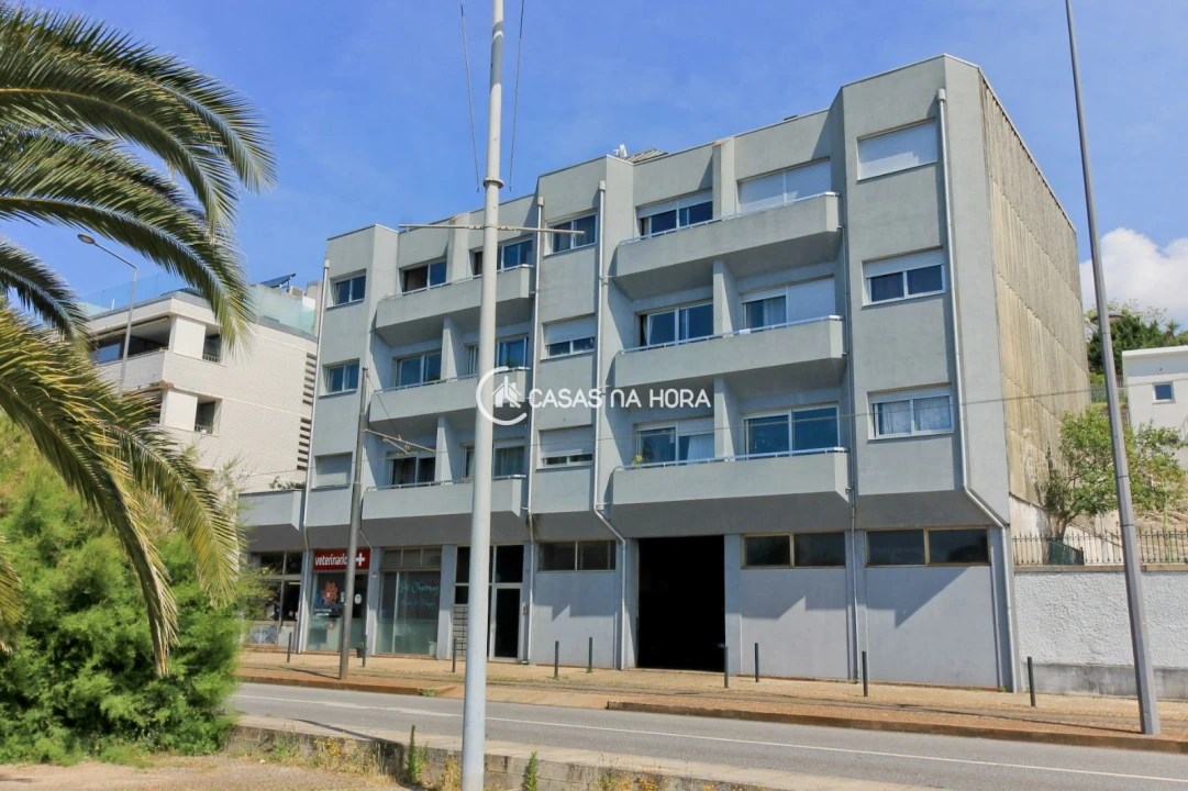 Apartamento T2 para Arrendamento em Aldoar, Foz do Douro e Nevogilde Foto 1