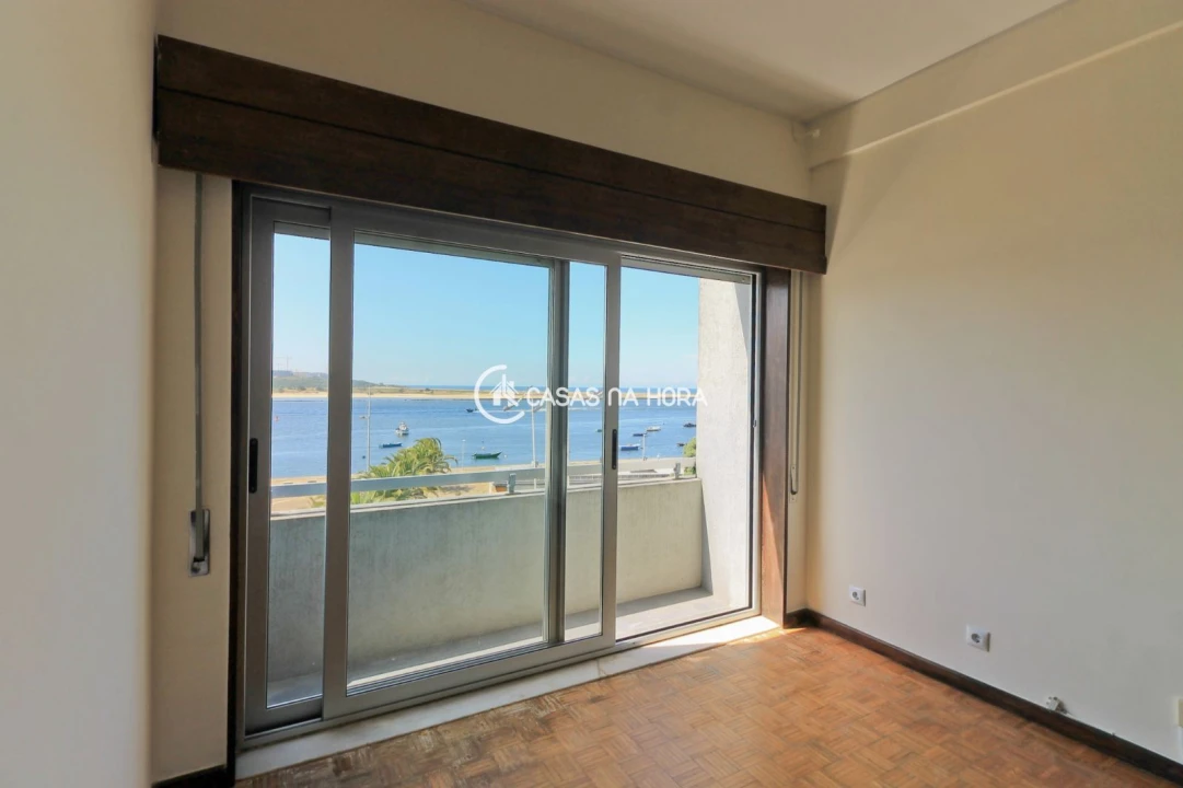 Apartamento T2 para Arrendamento em Aldoar, Foz do Douro e Nevogilde Foto 6