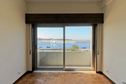Apartamento T2 para Arrendamento em Aldoar, Foz do Douro e Nevogilde
