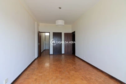 Apartamento T2 para Arrendamento em Aldoar, Foz do Douro e Nevogilde