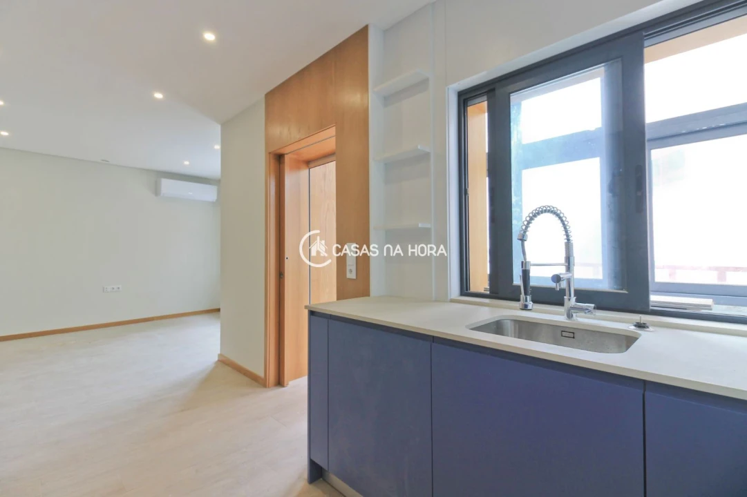 Apartamento T2 para Arrendamento em Cedofeita, Santo Ildefonso, Sé, Miragaia, São Nicolau e Vitória Foto 3