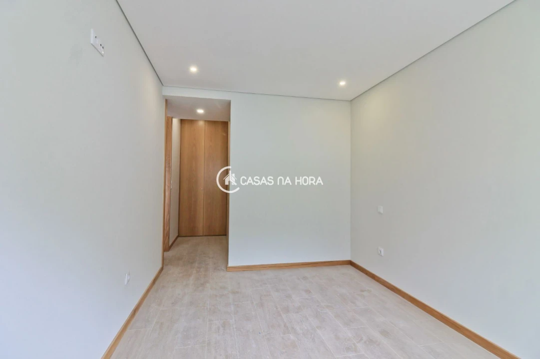 Apartamento T2 para Arrendamento em Cedofeita, Santo Ildefonso, Sé, Miragaia, São Nicolau e Vitória Foto 8