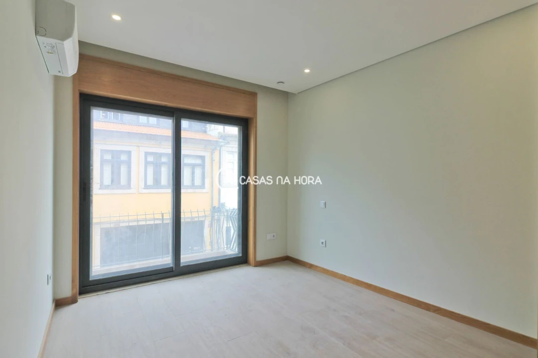 Apartamento T2 para Arrendamento em Cedofeita, Santo Ildefonso, Sé, Miragaia, São Nicolau e Vitória Foto 24