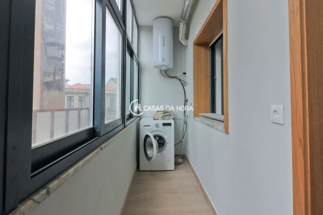 Apartamento T2 para Arrendamento em Cedofeita, Santo Ildefonso, Sé, Miragaia, São Nicolau e Vitória Foto 29