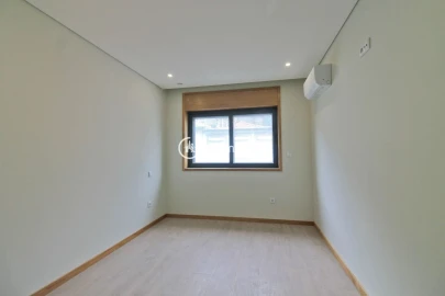 Apartamento T2 para Arrendamento em Cedofeita, Santo Ildefonso, Sé, Miragaia, São Nicolau e Vitória