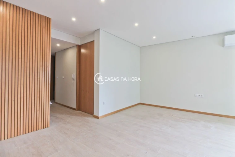 Apartamento T2 para Arrendamento em Cedofeita, Santo Ildefonso, Sé, Miragaia, São Nicolau e Vitória Foto 2