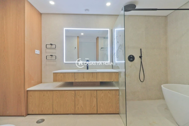 Apartamento T2 para Arrendamento em Cedofeita, Santo Ildefonso, Sé, Miragaia, São Nicolau e Vitória Foto 6