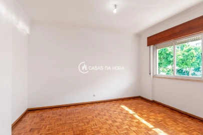 Apartamento T2 para Venda em Oeiras e São Julião da Barra, Paço de Arcos e Caxias