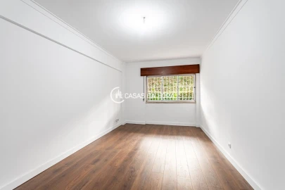 Apartamento T2 para Venda em Oeiras e São Julião da Barra, Paço de Arcos e Caxias