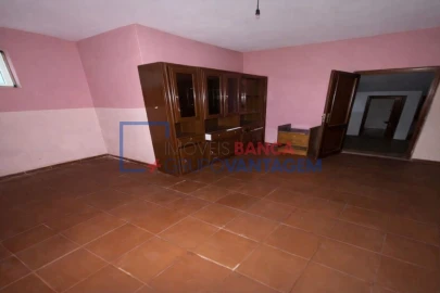 Moradia T4 para Venda em Sernancelhe e Sarzeda