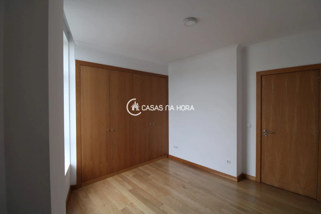 Apartamento T2 para Arrendamento em Viseu Foto 8