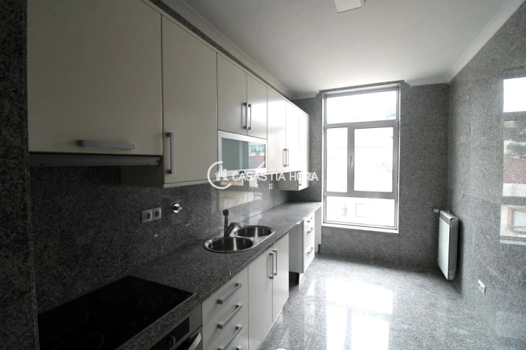 Apartamento T2 para Arrendamento em Viseu Foto 5