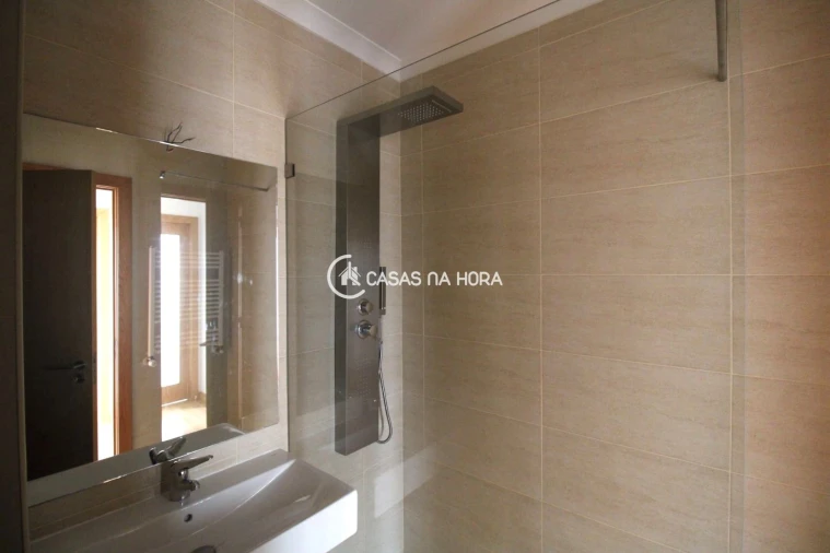 Apartamento T2 para Arrendamento em Viseu Foto 10