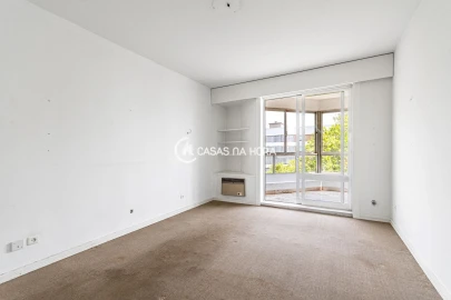 Apartamento T2 para Venda em Oeiras e São Julião da Barra, Paço de Arcos e Caxias