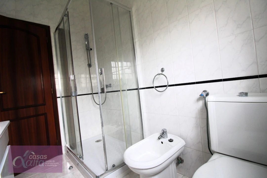 Apartamento T1 para Arrendamento em Leiria, Pousos, Barreira e Cortes Foto 6