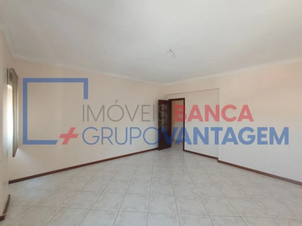 Apartamento T3 para Venda em Carregado e Cadafais Foto 5