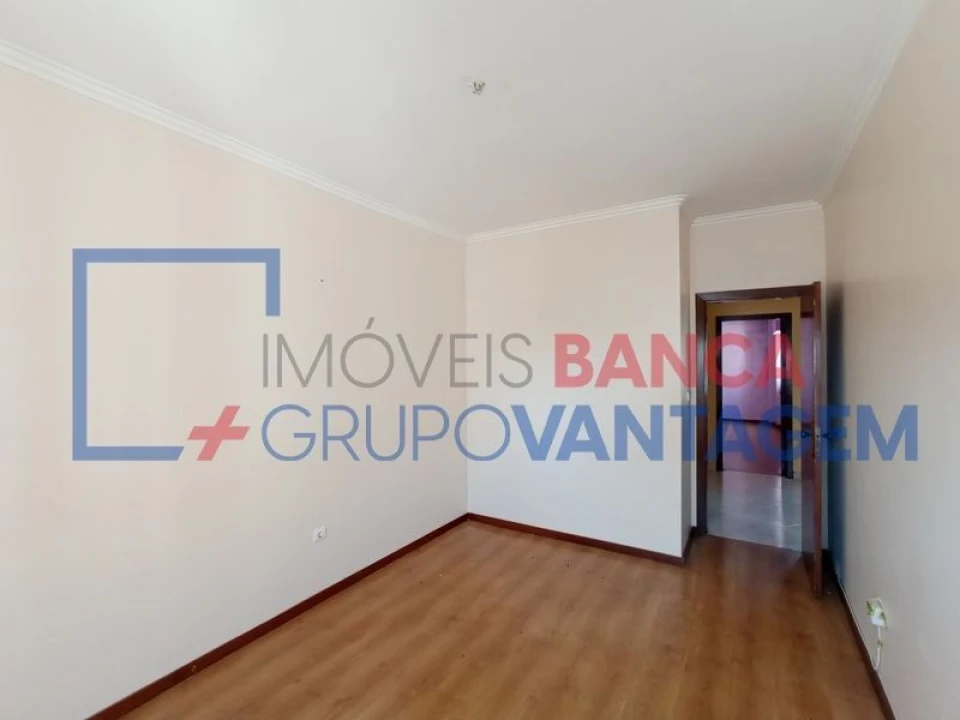 Apartamento T3 para Venda em Carregado e Cadafais Foto 10