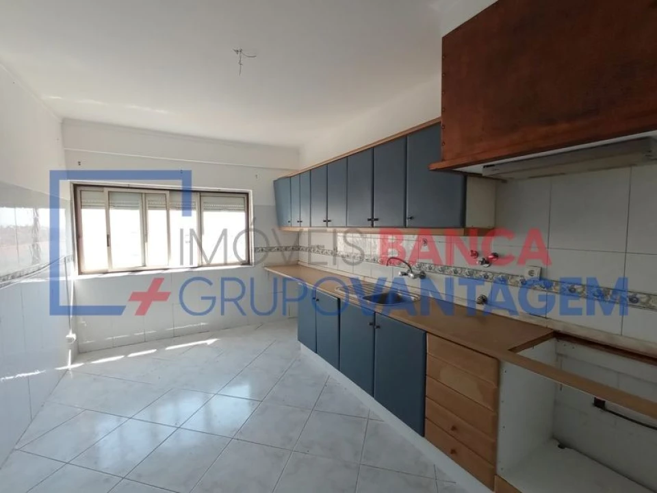 Apartamento T3 para Venda em Carregado e Cadafais Foto 1