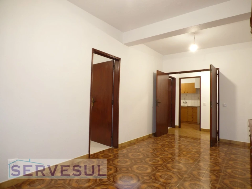 Apartamento T4 para Venda em São Bartolomeu de Messines Foto 5