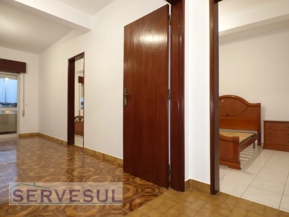 Apartamento T4 para Venda em São Bartolomeu de Messines Foto 6