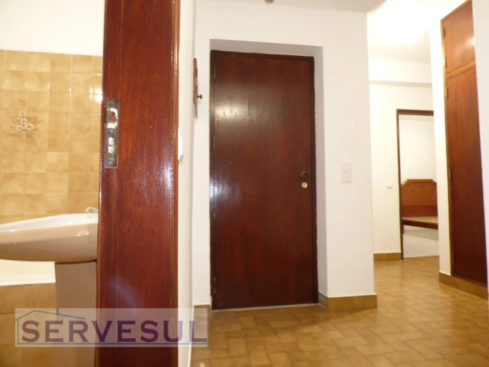 Apartamento T4 para Venda em São Bartolomeu de Messines Foto 7