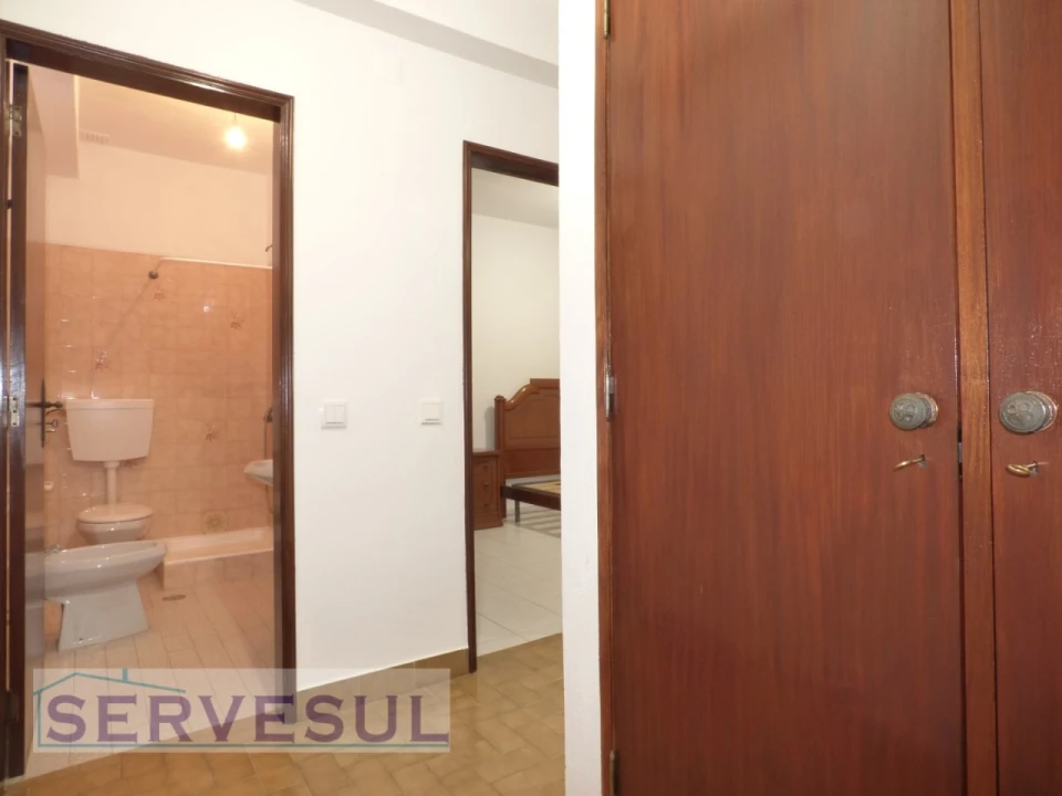 Apartamento T4 para Venda em São Bartolomeu de Messines Foto 8