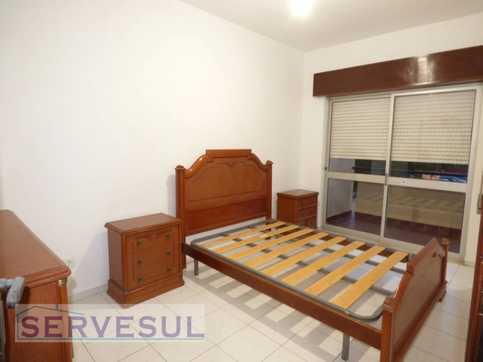 Apartamento T4 para Venda em São Bartolomeu de Messines Foto 12