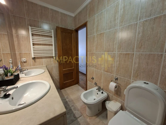 Apartamento T2 para Venda em Cidade da Maia Foto 16