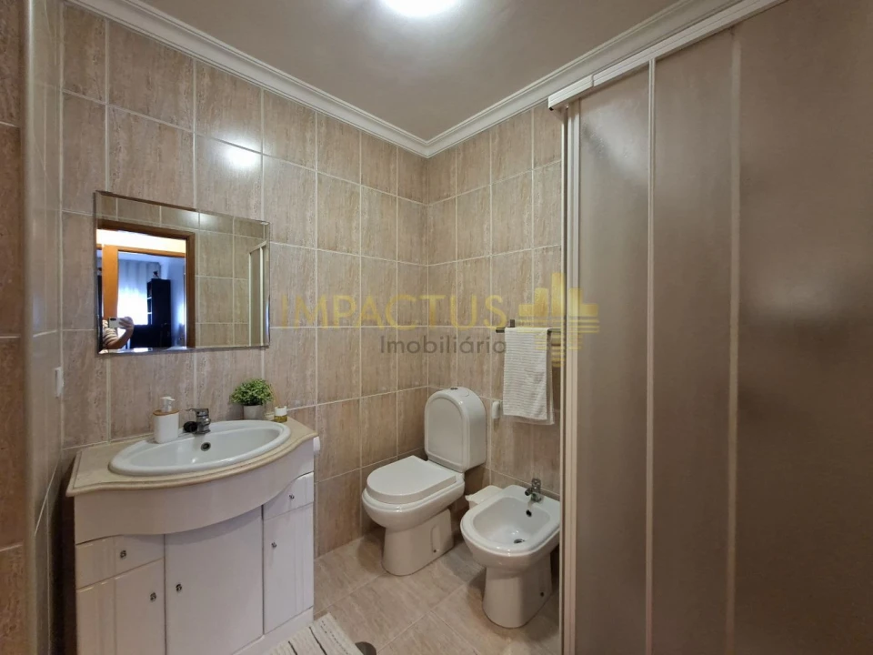 Apartamento T2 para Venda em Cidade da Maia Foto 12