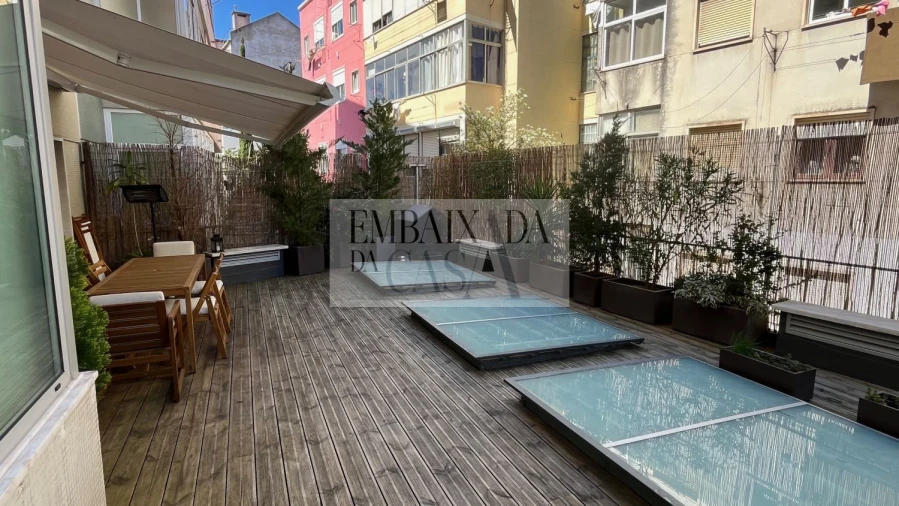 Apartamento T2 para Venda em Alvalade Foto 10