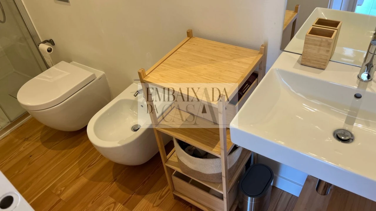 Apartamento T2 para Venda em Alvalade Foto 17