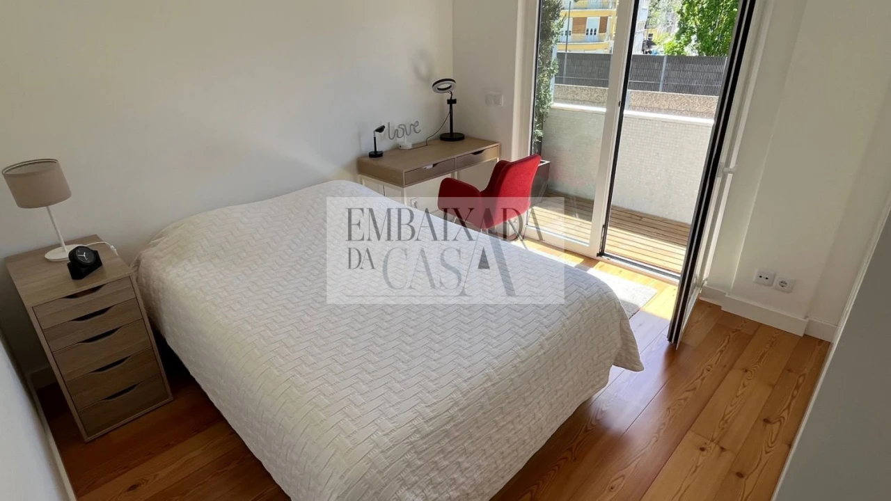 Apartamento T2 para Venda em Alvalade Foto 14