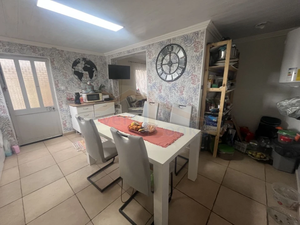 Moradia T4 para Venda em Gaeiras Foto 1