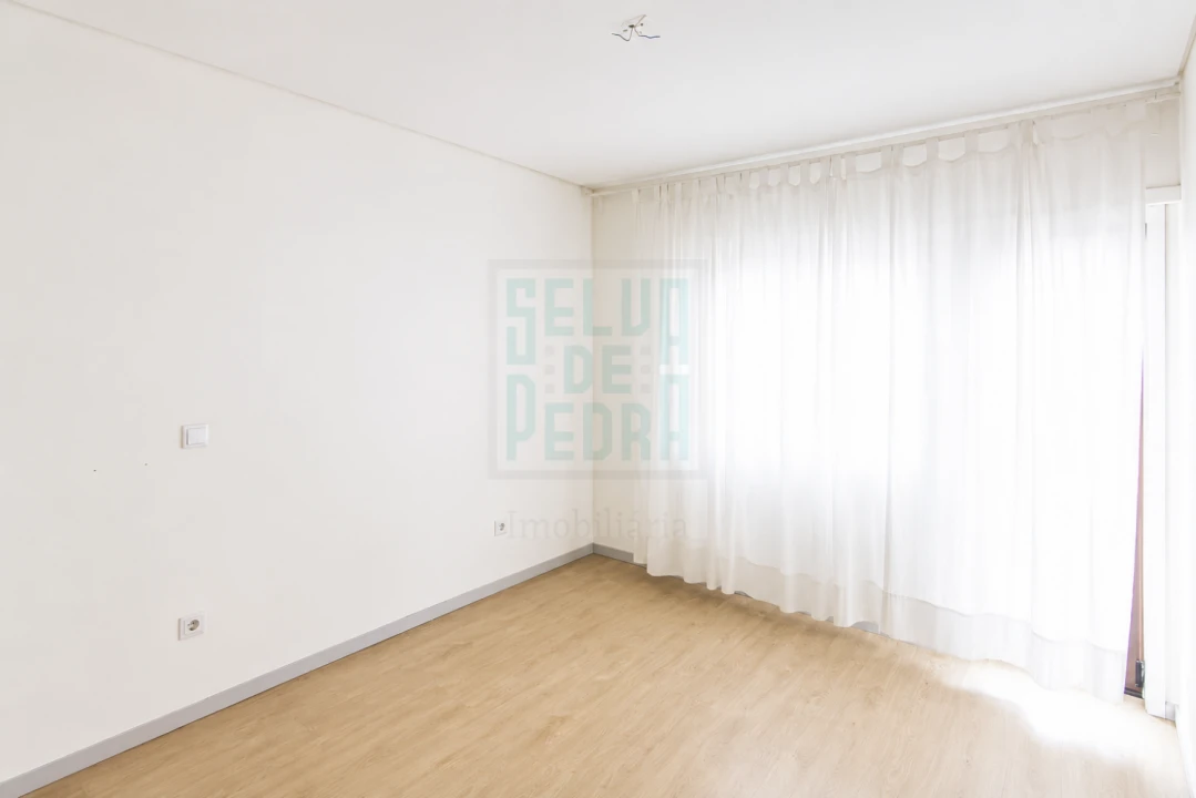 Apartamento T2 para Venda em Rio Tinto Foto 13