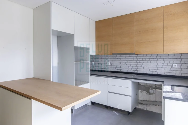 Apartamento T2 para Venda em Rio Tinto Foto 3