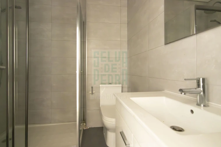 Apartamento T2 para Venda em Rio Tinto Foto 12