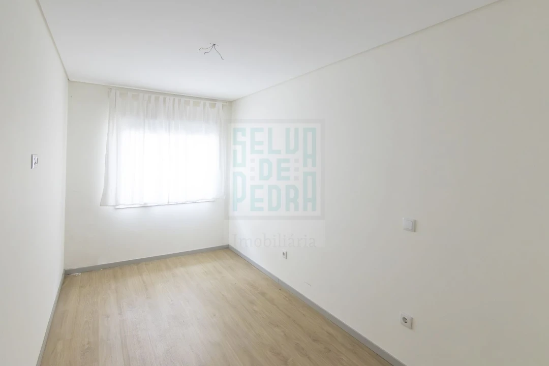 Apartamento T2 para Venda em Rio Tinto Foto 16