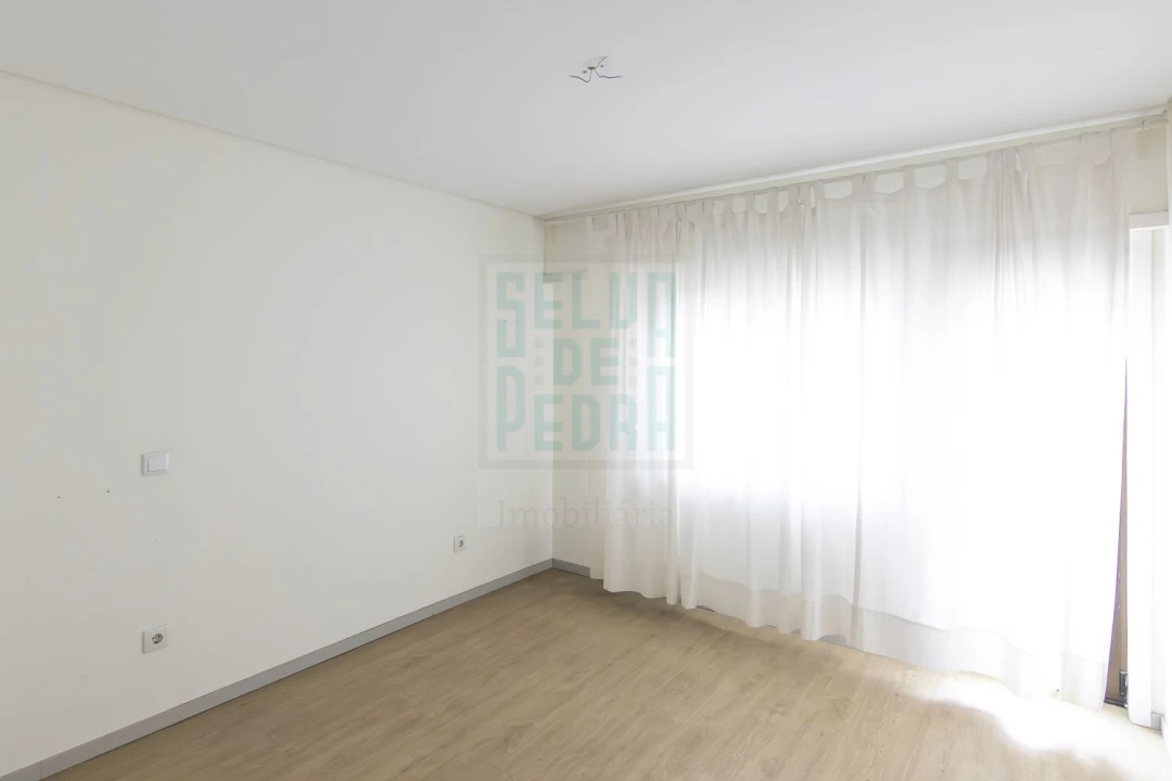 Apartamento T2 para Venda em Rio Tinto Foto 13