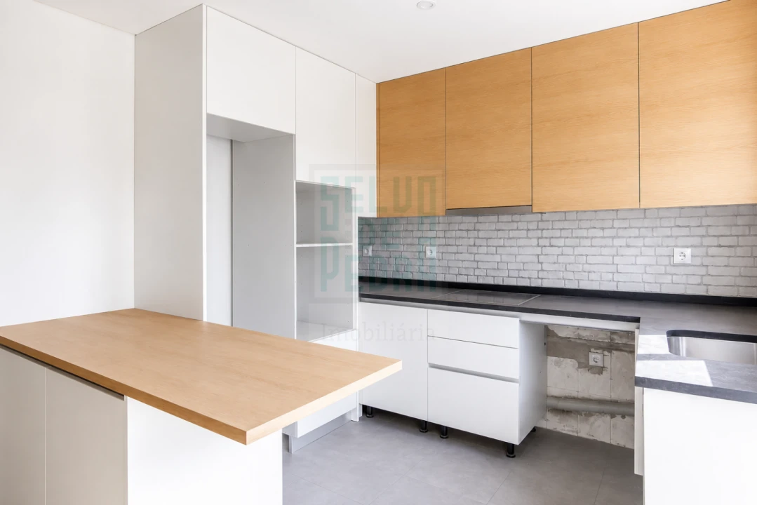 Apartamento T2 para Venda em Rio Tinto Foto 3