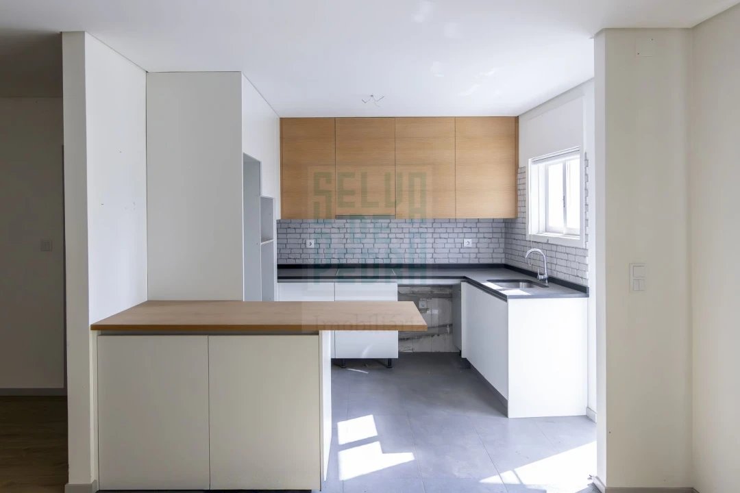 Apartamento T2 para Venda em Rio Tinto Foto 2