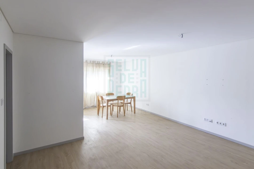 Apartamento T2 para Venda em Rio Tinto Foto 10