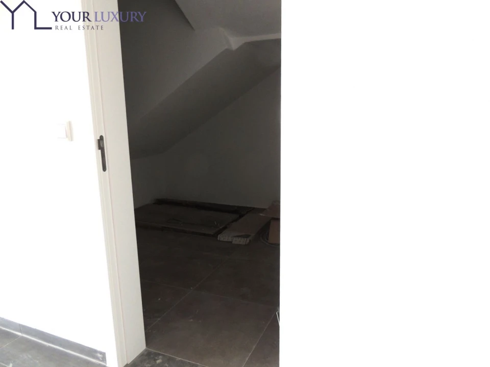 Moradia T3 para Venda em Mina de Água Foto 50