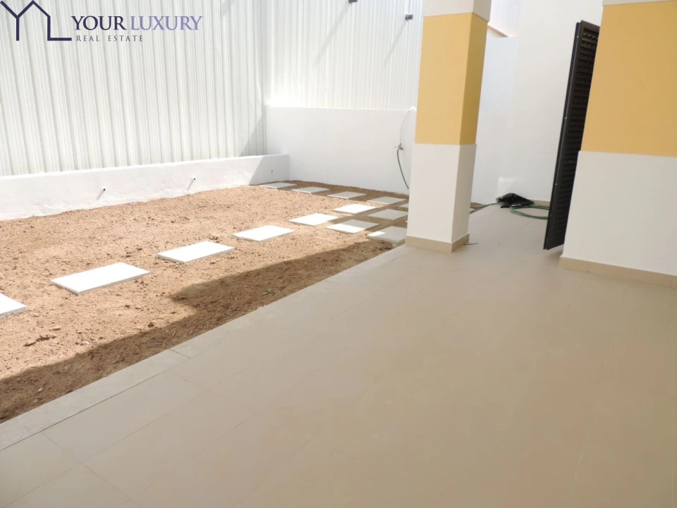Moradia T3 para Venda em Mina de Água Foto 17