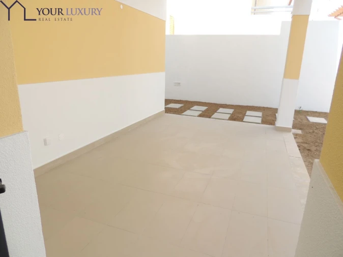 Moradia T3 para Venda em Mina de Água Foto 16