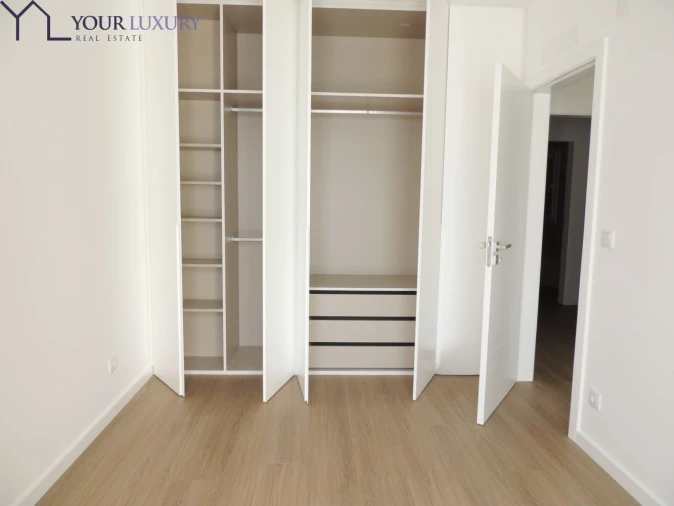 Moradia T3 para Venda em Mina de Água Foto 33