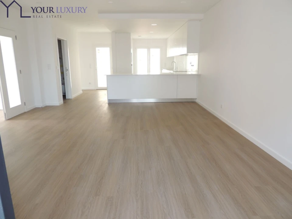 Moradia T3 para Venda em Mina de Água Foto 2