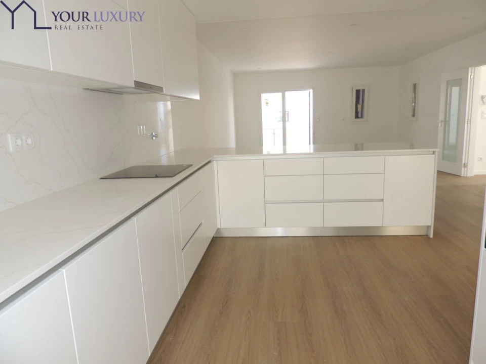 Moradia T3 para Venda em Mina de Água Foto 6